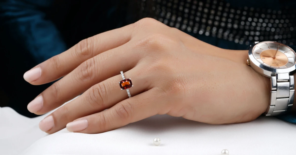 Gomed Gemstone (Hessonite): Benefits, Meaning, Price & Wearing Guide